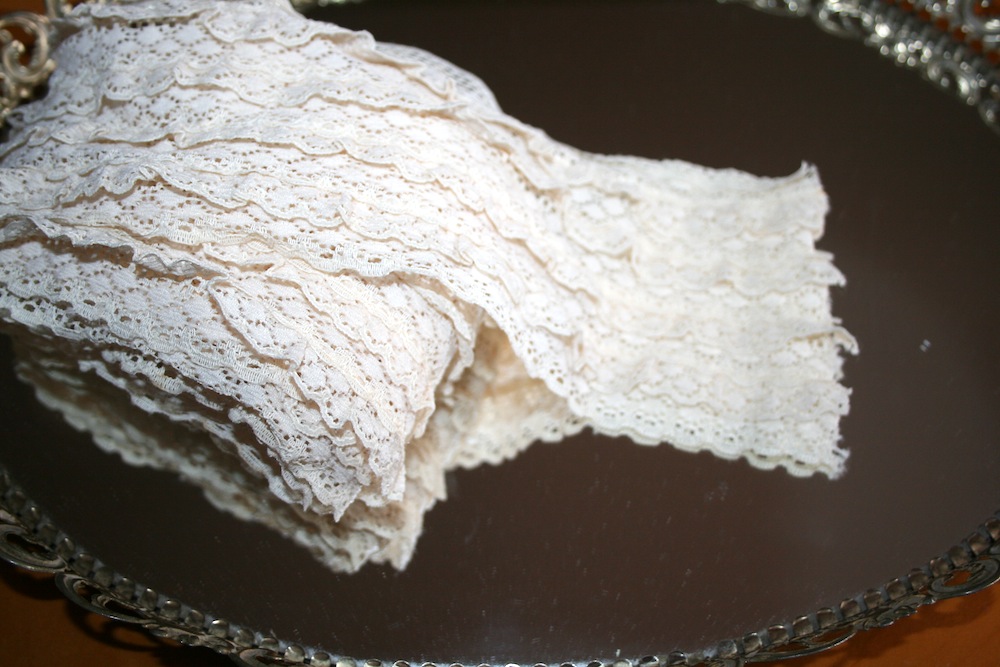 Vintage Ruffled Layered Lace .. Ivory - Beige .. 2 Healthy Yards .. 4 Inches Width
