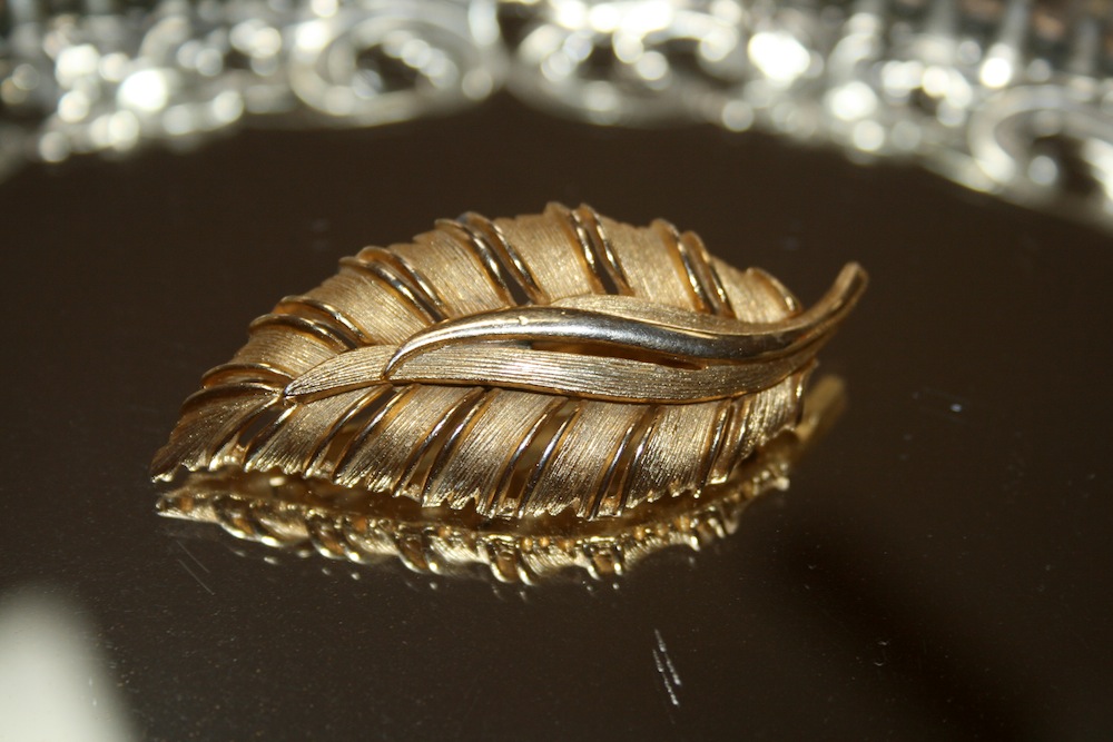 Vintage Gold Leaf Brooch ... Matte And Shine .. Great Detail